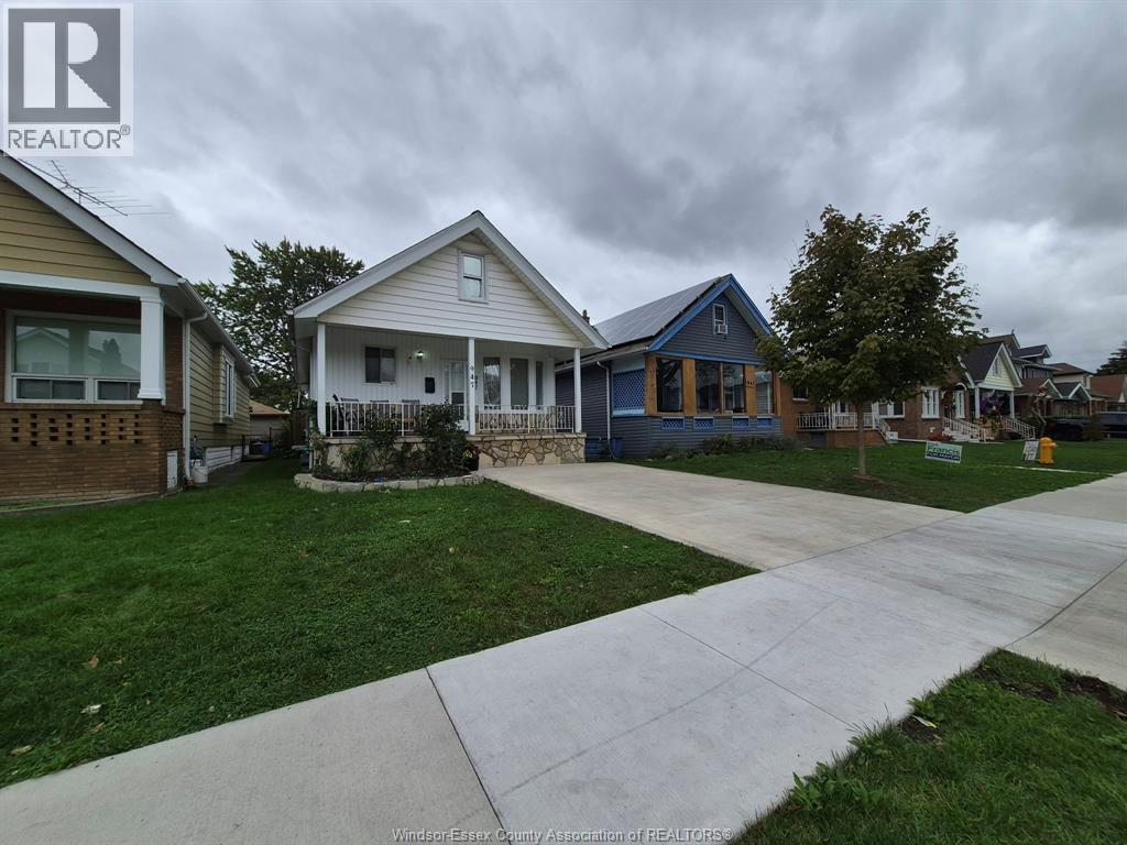 947 Elsmere, Windsor, Ontario N9A 2A8 - Photo 2 - 26025667