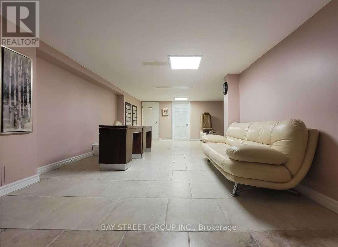 1-1048 Eglinton Avenue W, Toronto, Ontario M6C 2C5 - Photo 8 - C14095170