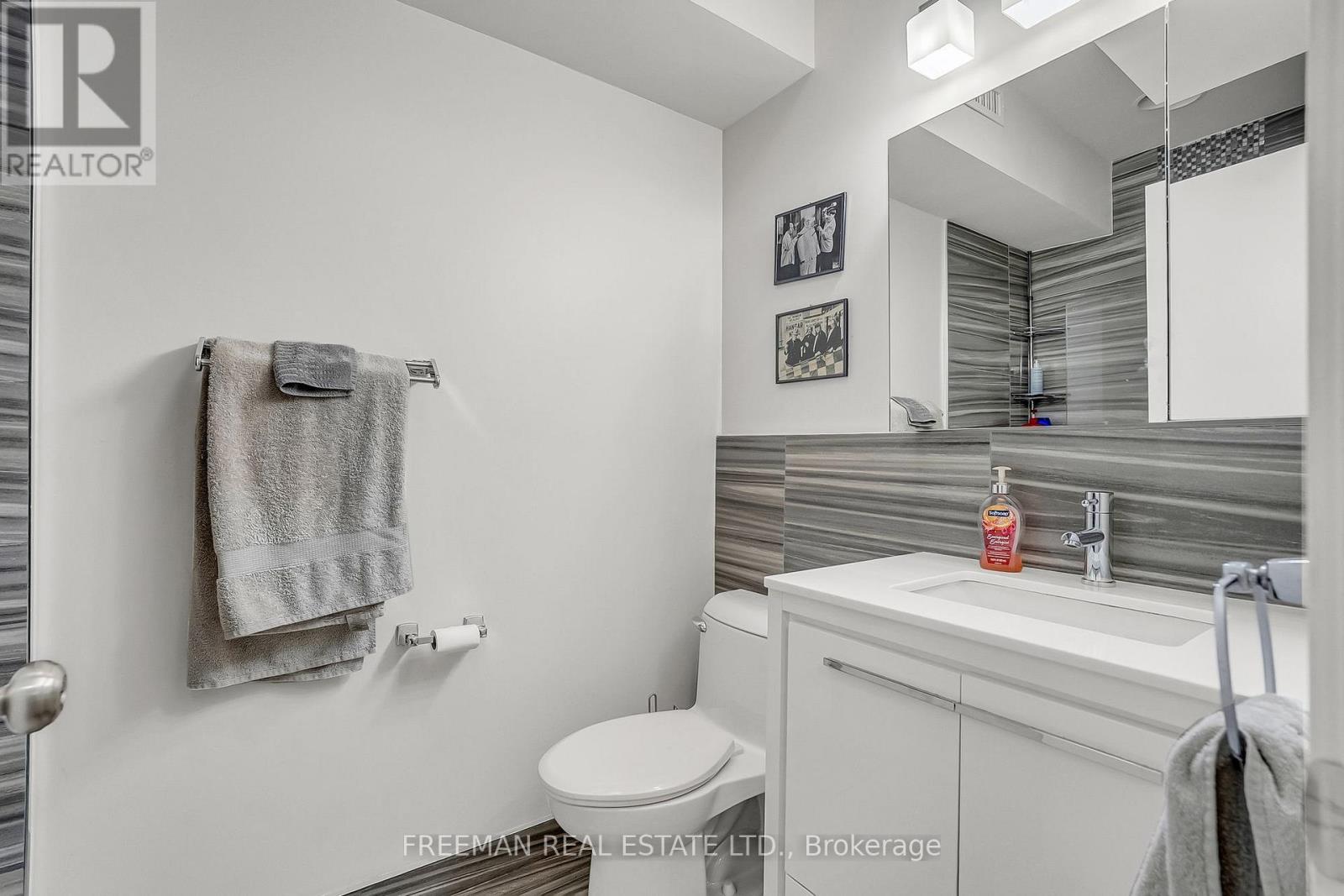 Main - 12 Arlington Avenue, Toronto, Ontario M6G 3K8 - Photo 15 - C14095190