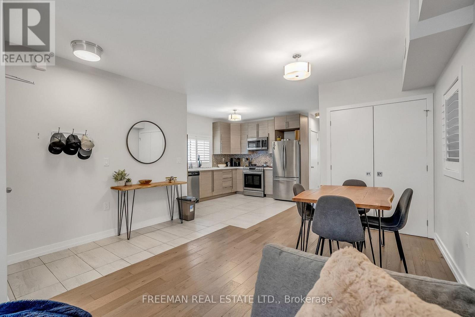 Main - 12 Arlington Avenue, Toronto, Ontario M6G 3K8 - Photo 2 - C14095190