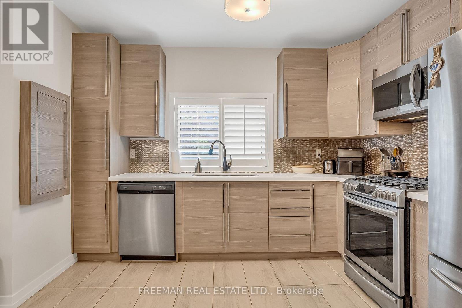 Main - 12 Arlington Avenue, Toronto, Ontario M6G 3K8 - Photo 7 - C14095190
