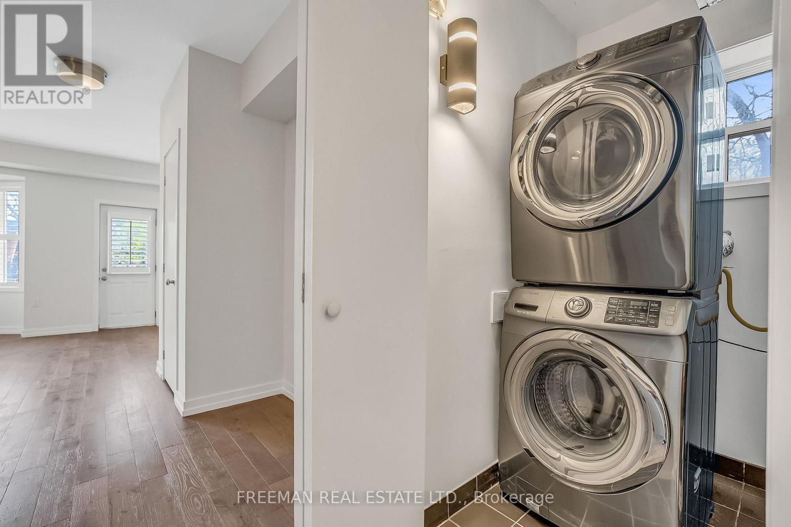 Upper - 12 Arlington Avenue, Toronto, Ontario M6G 3K8 - Photo 16 - C14095194