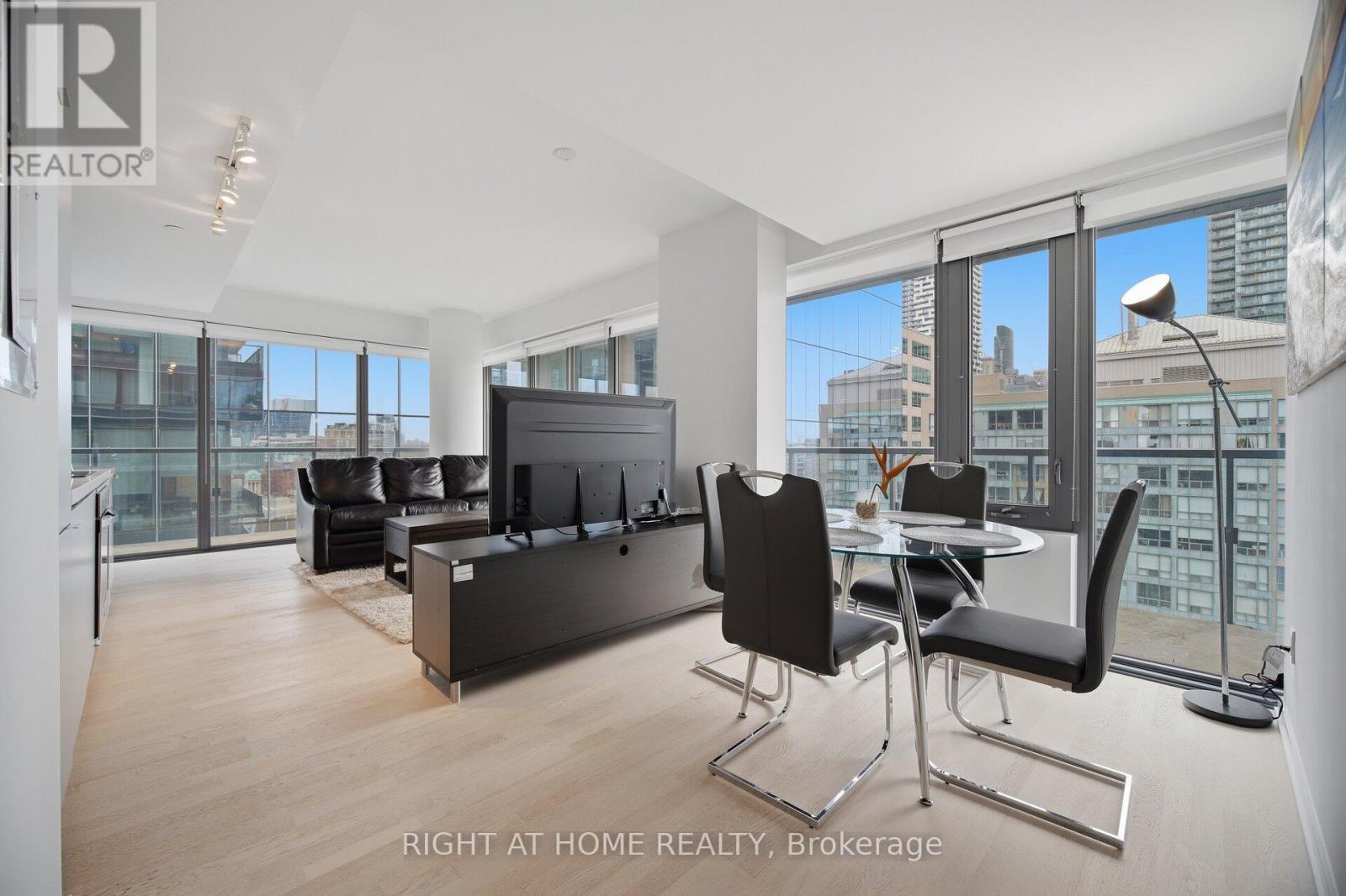 1407 - 60 Colborne Street, Toronto, Ontario  M5E 0B7 - Photo 10 - C14095284