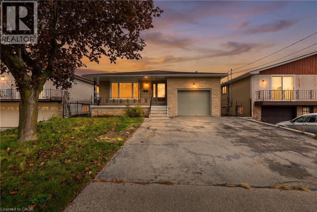 11 ALGONQUIN Court Unit# Upper