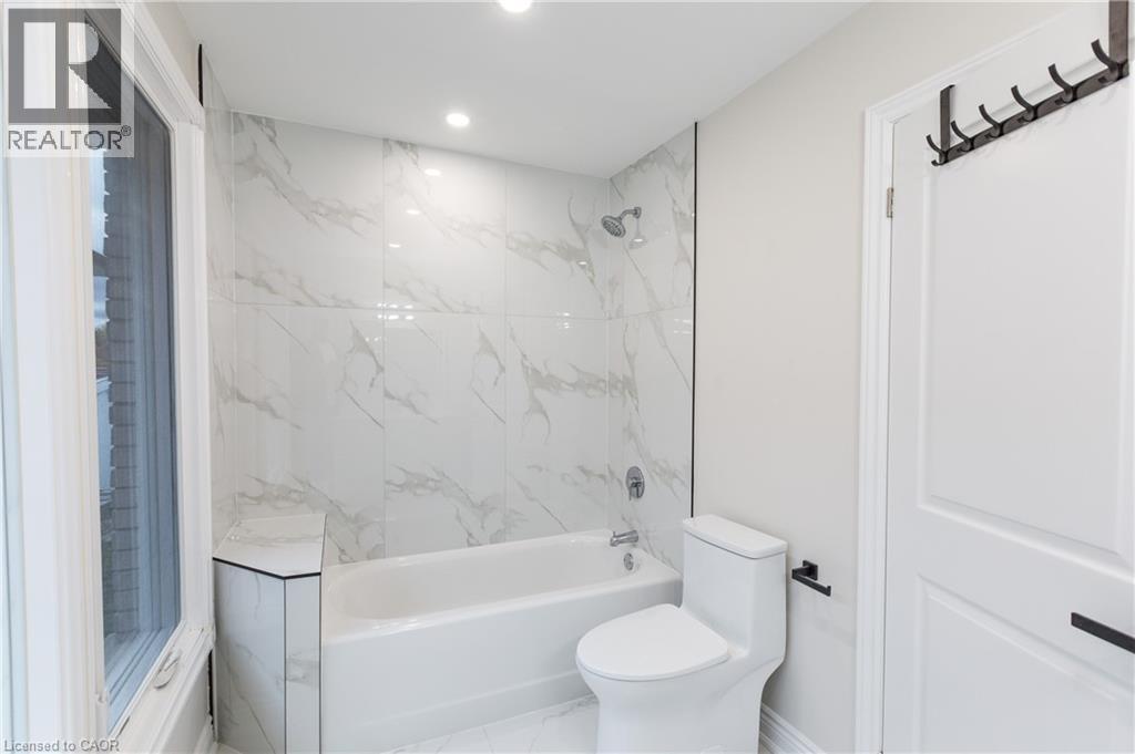 11 Algonquin Court Unit# Upper, Hamilton, Ontario  L8T 4T2 - Photo 12 - 40872528
