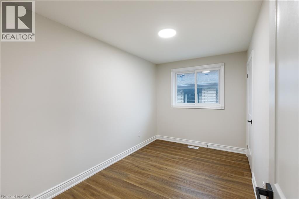 11 Algonquin Court Unit# Upper, Hamilton, Ontario  L8T 4T2 - Photo 17 - 40872528