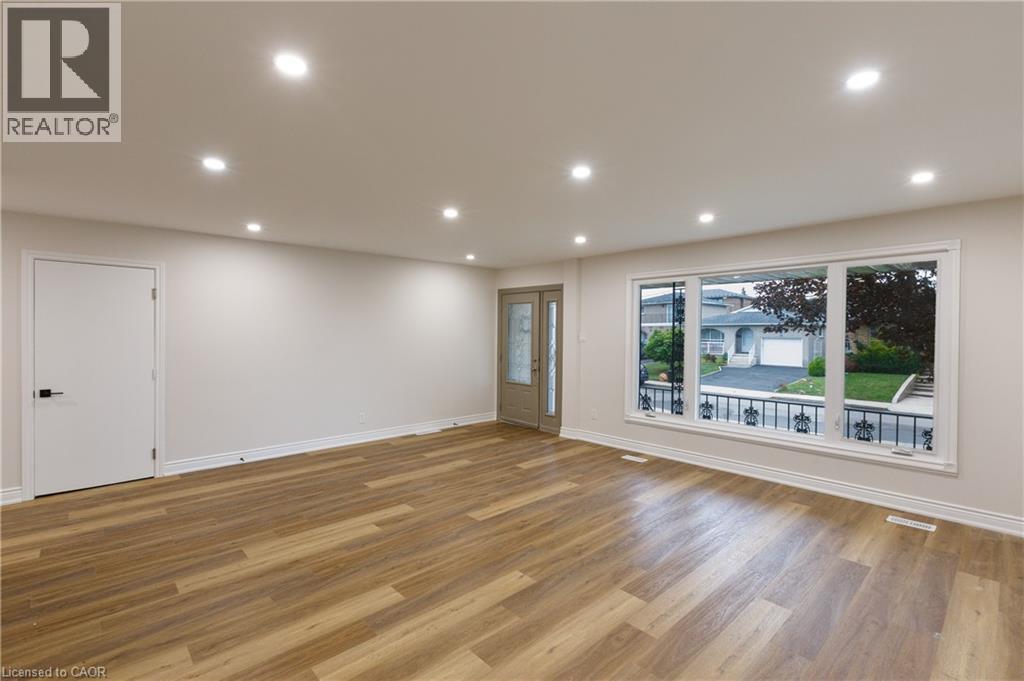 11 Algonquin Court Unit# Upper, Hamilton, Ontario  L8T 4T2 - Photo 2 - 40872528