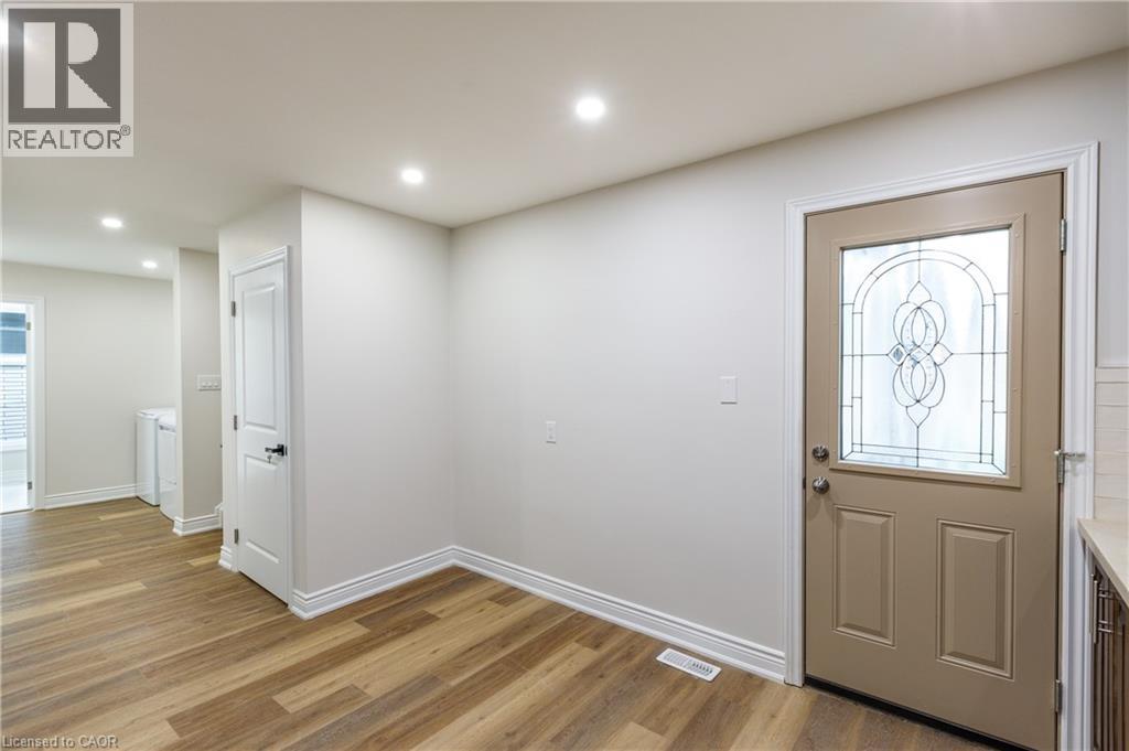11 Algonquin Court Unit# Upper, Hamilton, Ontario  L8T 4T2 - Photo 9 - 40872528