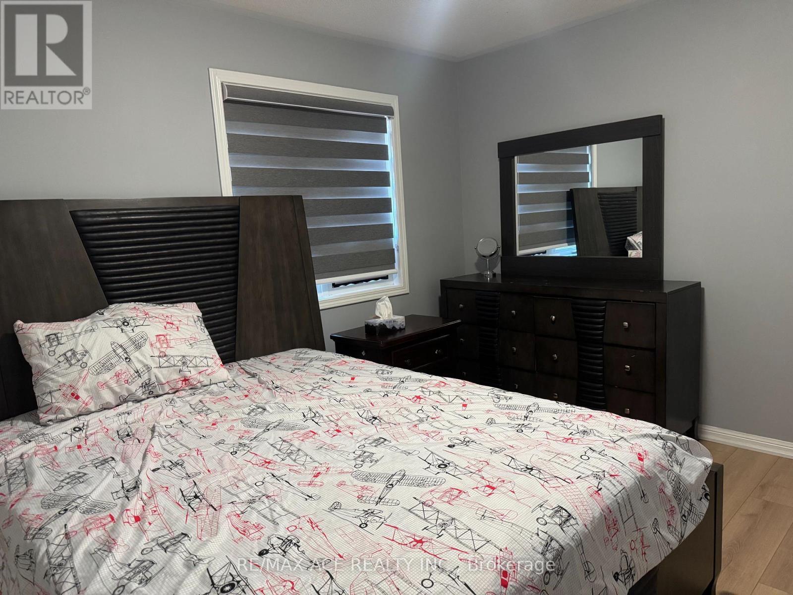 Room 2 - 1851 Parkhurst Crescent, Pickering, Ontario L1X 0B1 - Photo 4 - E14095138