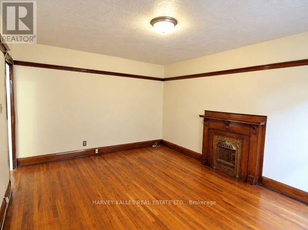 7 - 2220 Queen Street E, Toronto, Ontario  M4E 1E9 - Photo 3 - E14095256