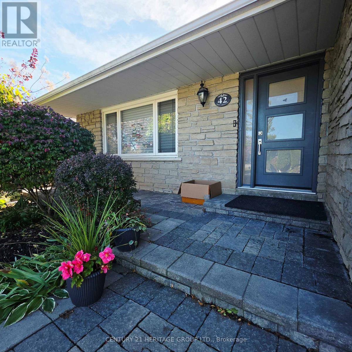 42 Fred Valley Drive, Markham, Ontario  L3R 1S3 - Photo 3 - N14095238