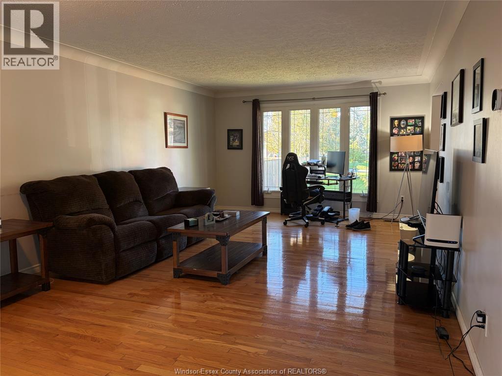 40 Holiday Court, Amherstburg, Ontario N9V 3A8 - Photo 6 - 26024603