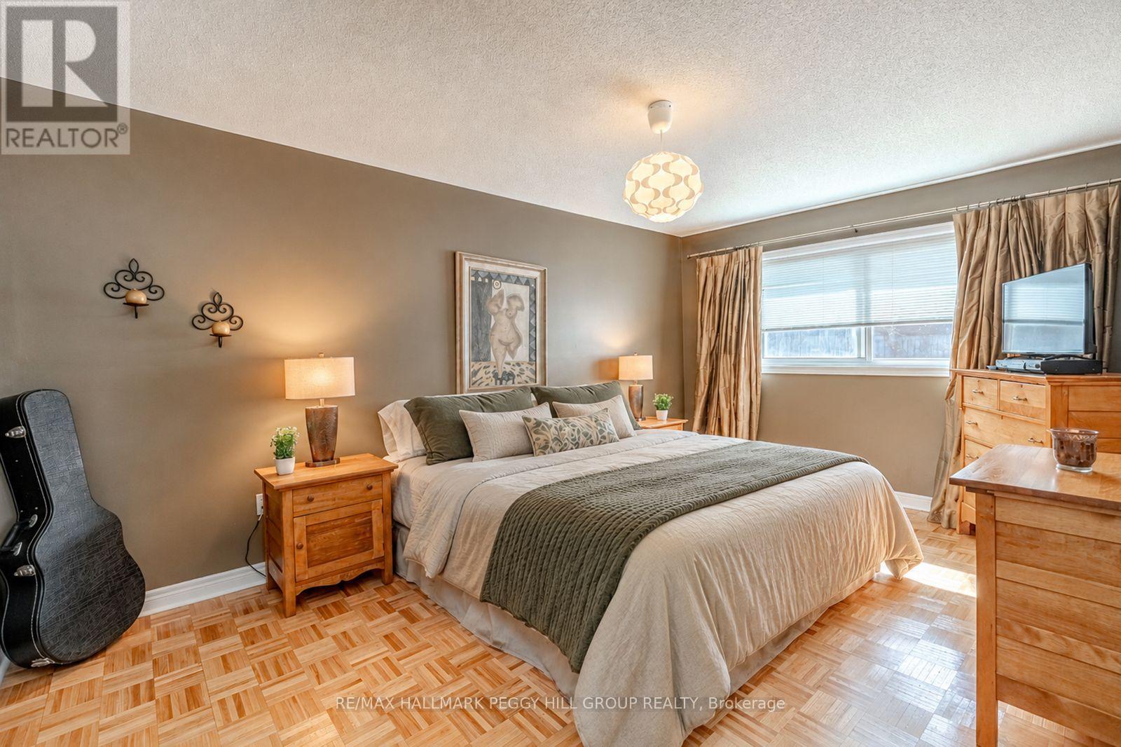 1 Valley View Court, Barrie, Ontario  L4N 0G7 - Photo 8 - S13560874