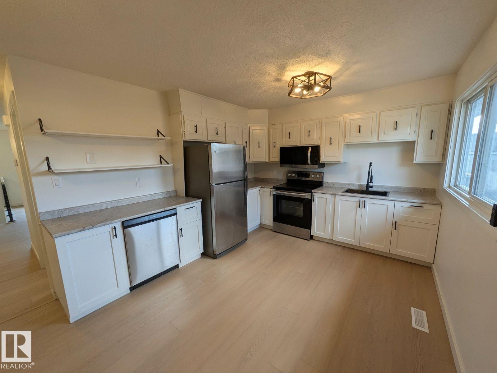 12716 125 ST NW