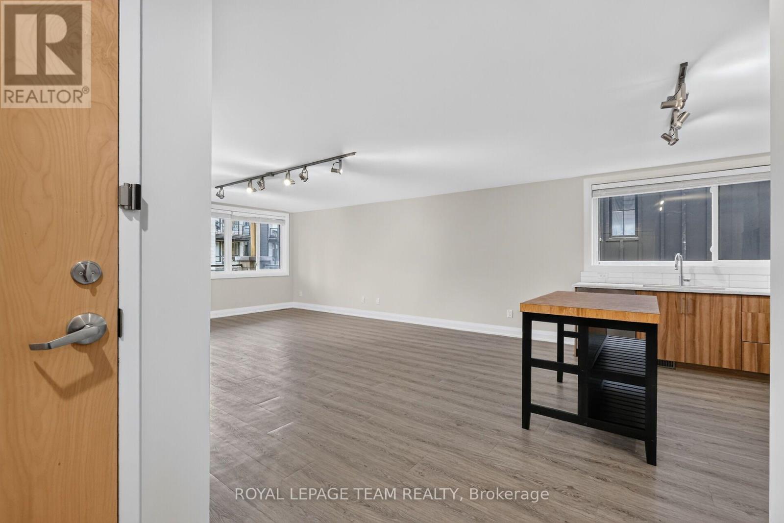 3 - 336 Tweedsmuir Avenue, Ottawa, Ontario  K1Z 5N4 - Photo 9 - X14095462