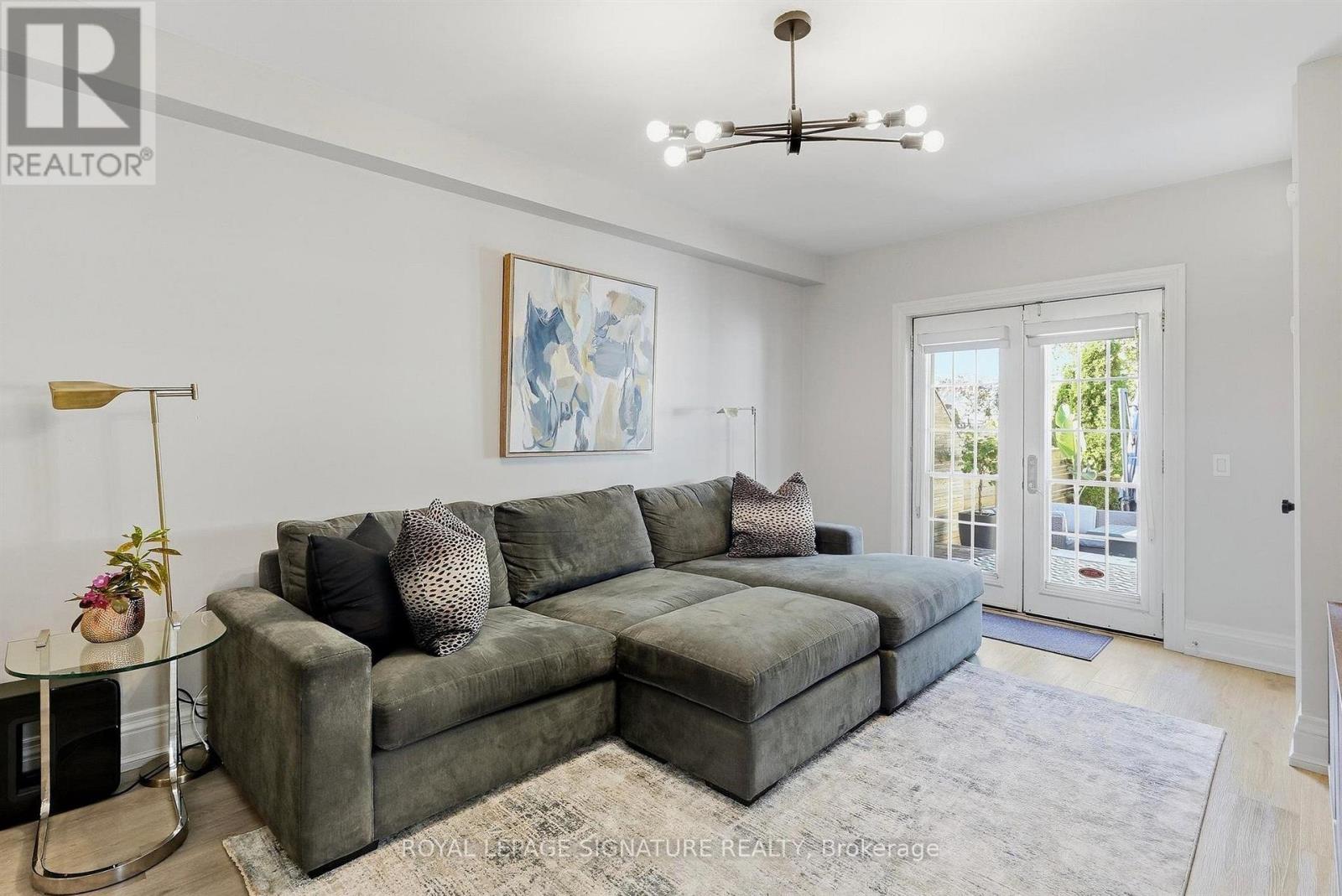 46 Hendrick Avenue, Toronto, Ontario  M6G 3S5 - Photo 16 - C14095454