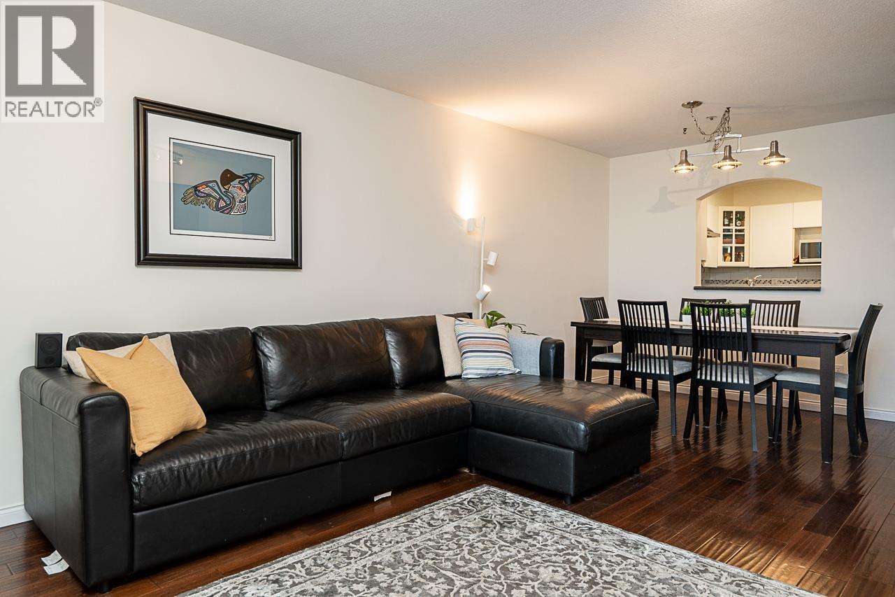 211 2975 PRINCESS CRESCENT