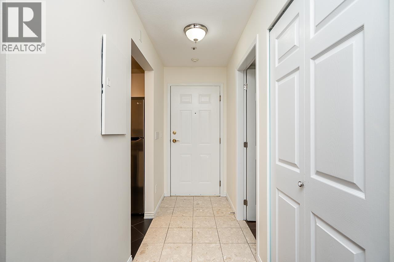 211 2975 PRINCESS CRESCENT