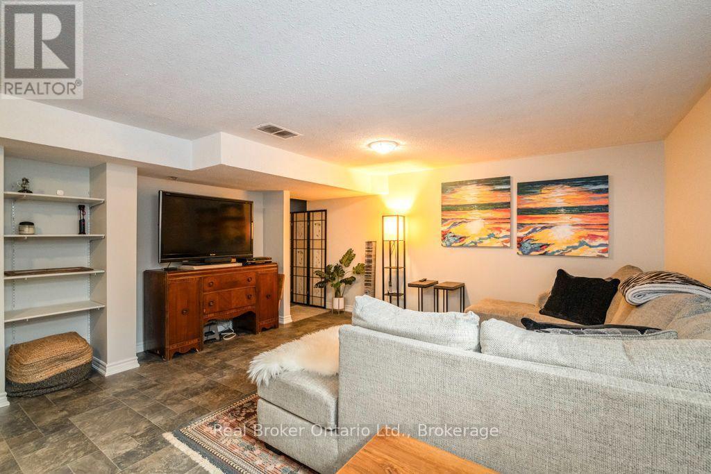 22 Burton Crescent, Springwater (Elmvale), Ontario  L0L 1P0 - Photo 19 - S14095414