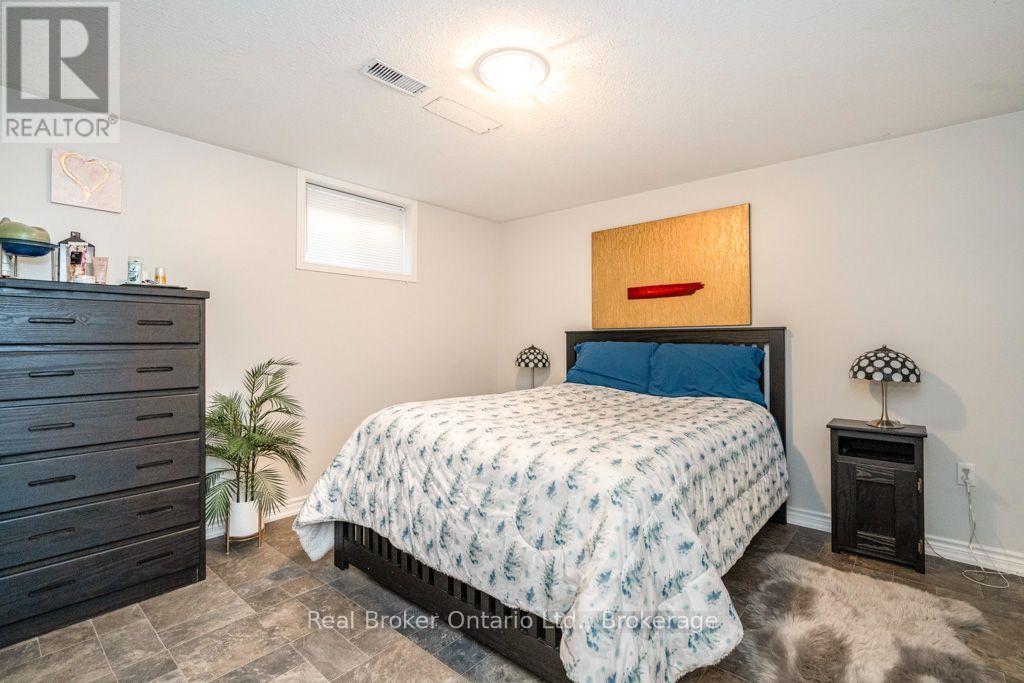 22 Burton Crescent, Springwater (Elmvale), Ontario  L0L 1P0 - Photo 20 - S14095414