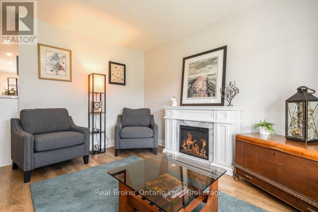 22 Burton Crescent, Springwater (Elmvale), Ontario  L0L 1P0 - Photo 6 - S14095414