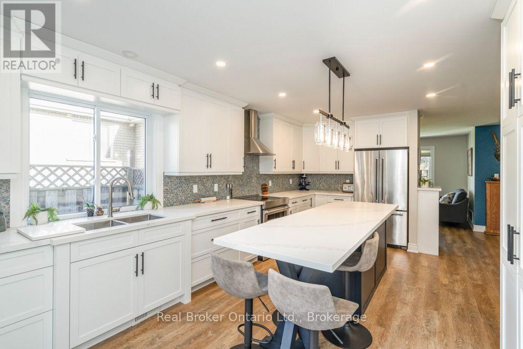 22 Burton Crescent, Springwater (Elmvale), Ontario  L0L 1P0 - Photo 7 - S14095414