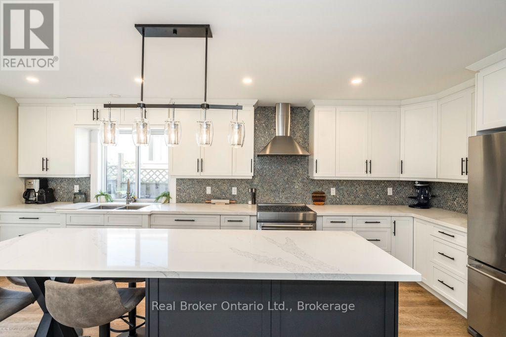 22 Burton Crescent, Springwater (Elmvale), Ontario  L0L 1P0 - Photo 8 - S14095414