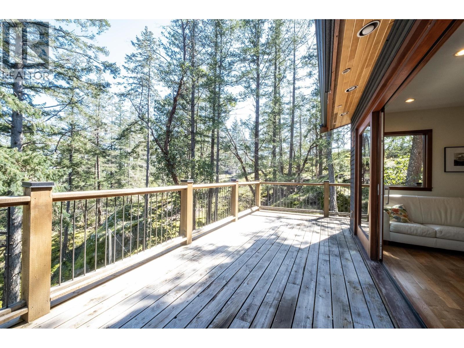5063 Sherman Lane, Halfmoon Bay, British Columbia  V7Z 1G6 - Photo 12 - R3176633
