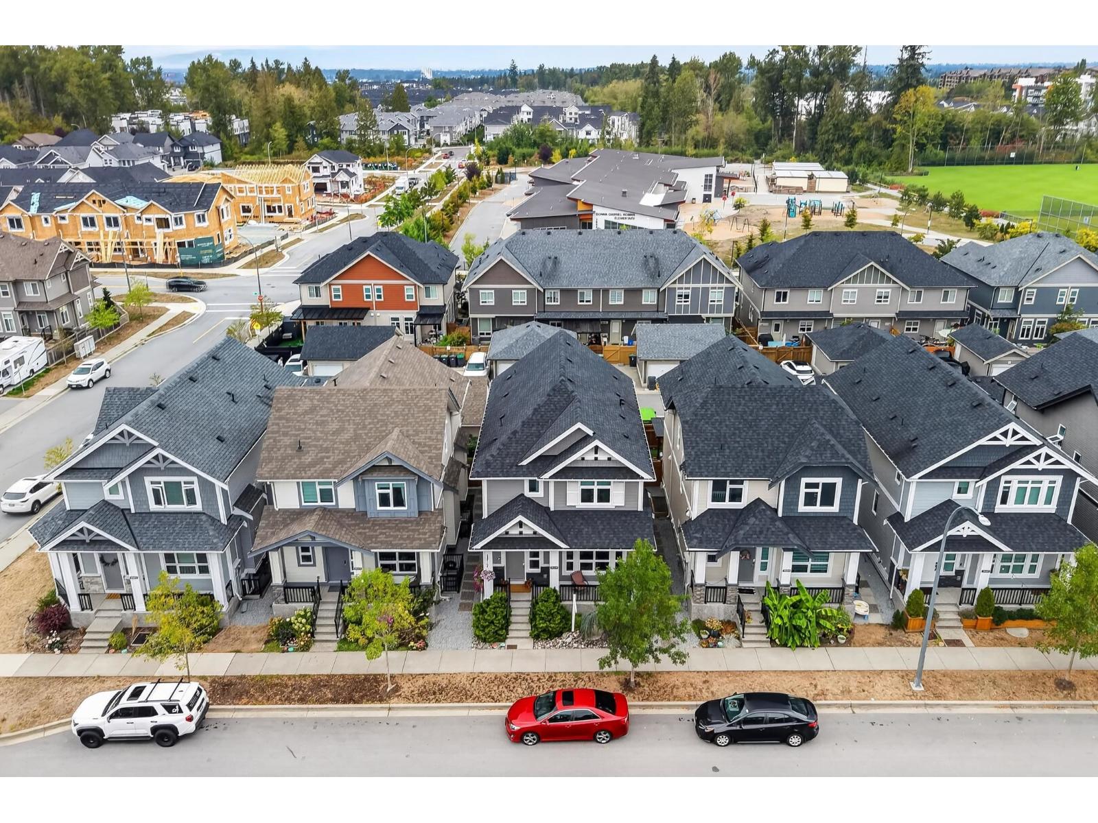 20479 77b Avenue, Langley, British Columbia  V2Y 4K3 - Photo 2 - R3161914