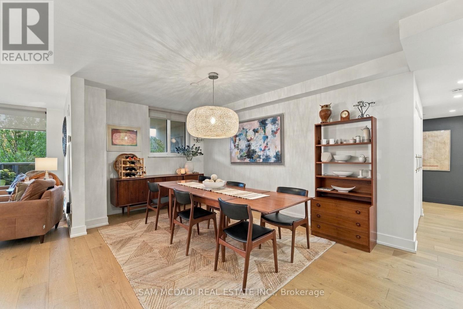 206 - 812 Burnhamthorpe Road, Toronto (Markland Wood), Ontario  M9C 4W1 - Photo 11 - W14095458