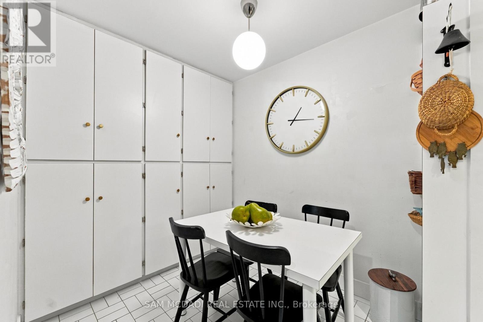 206 - 812 Burnhamthorpe Road, Toronto (Markland Wood), Ontario  M9C 4W1 - Photo 18 - W14095458