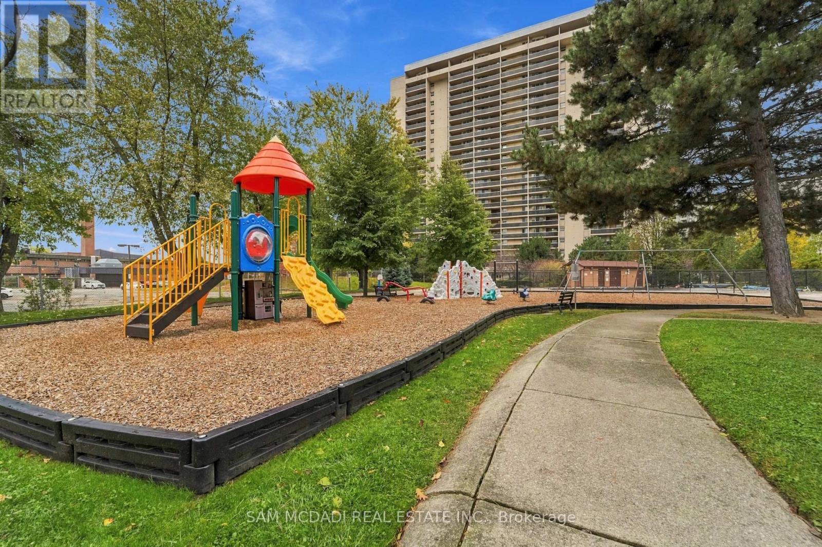206 - 812 Burnhamthorpe Road, Toronto (Markland Wood), Ontario  M9C 4W1 - Photo 38 - W14095458