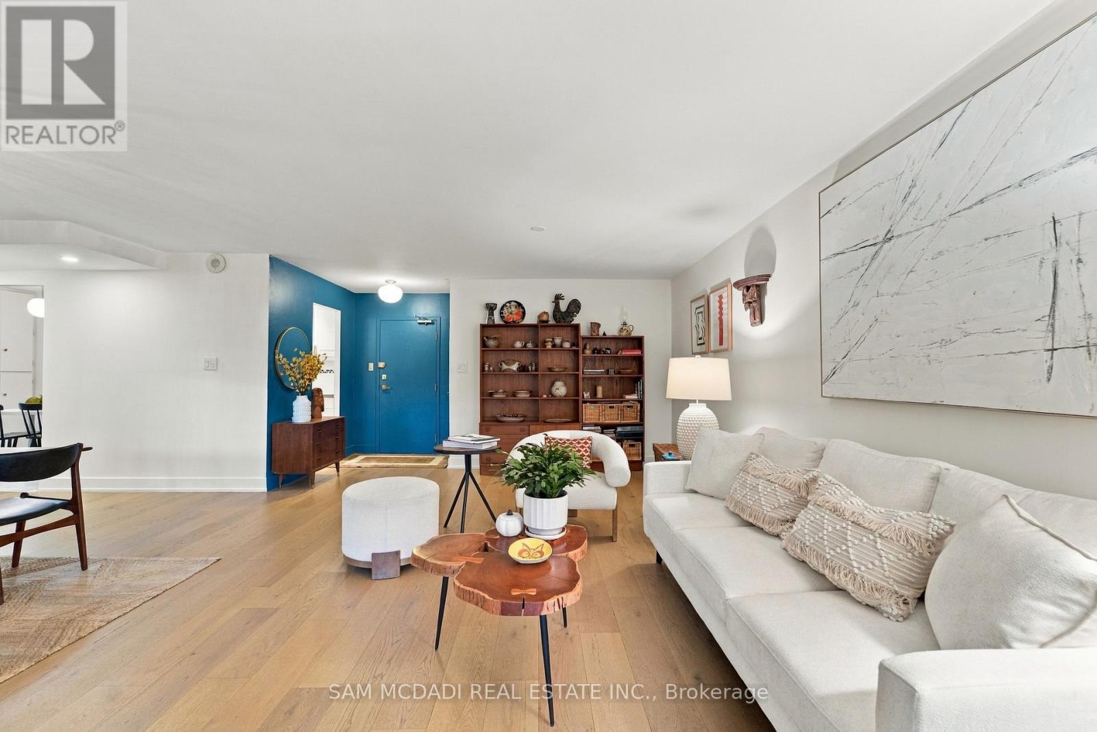 206 - 812 Burnhamthorpe Road, Toronto (Markland Wood), Ontario  M9C 4W1 - Photo 6 - W14095458