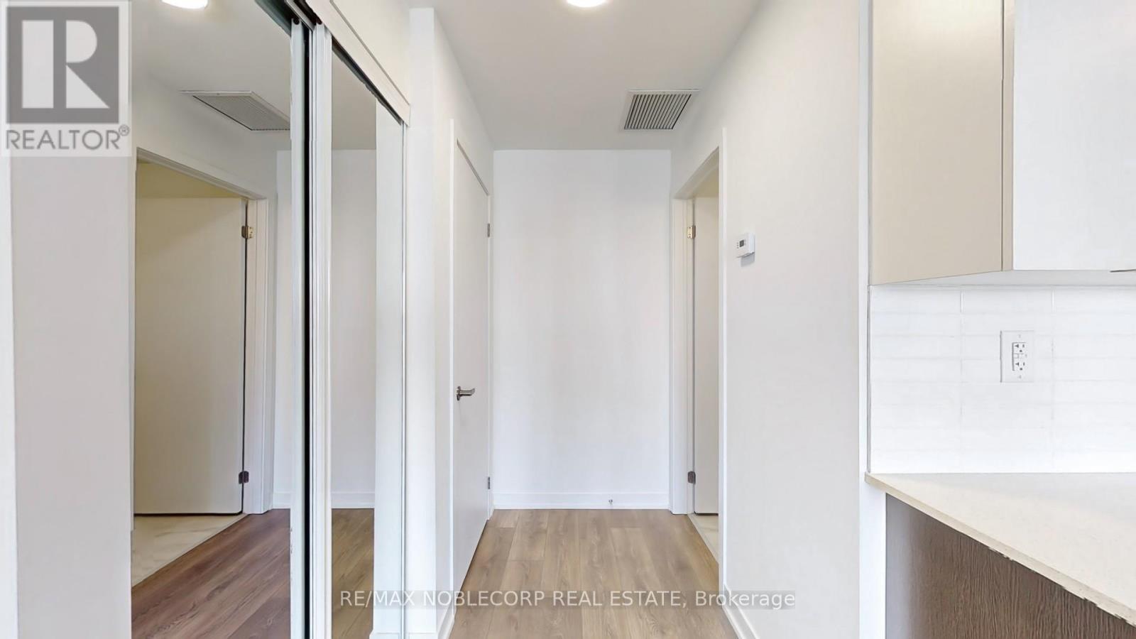 205 - 145 Canon Jackson Drive, Toronto, Ontario M6M 2G1 - Photo 13 - W14095470