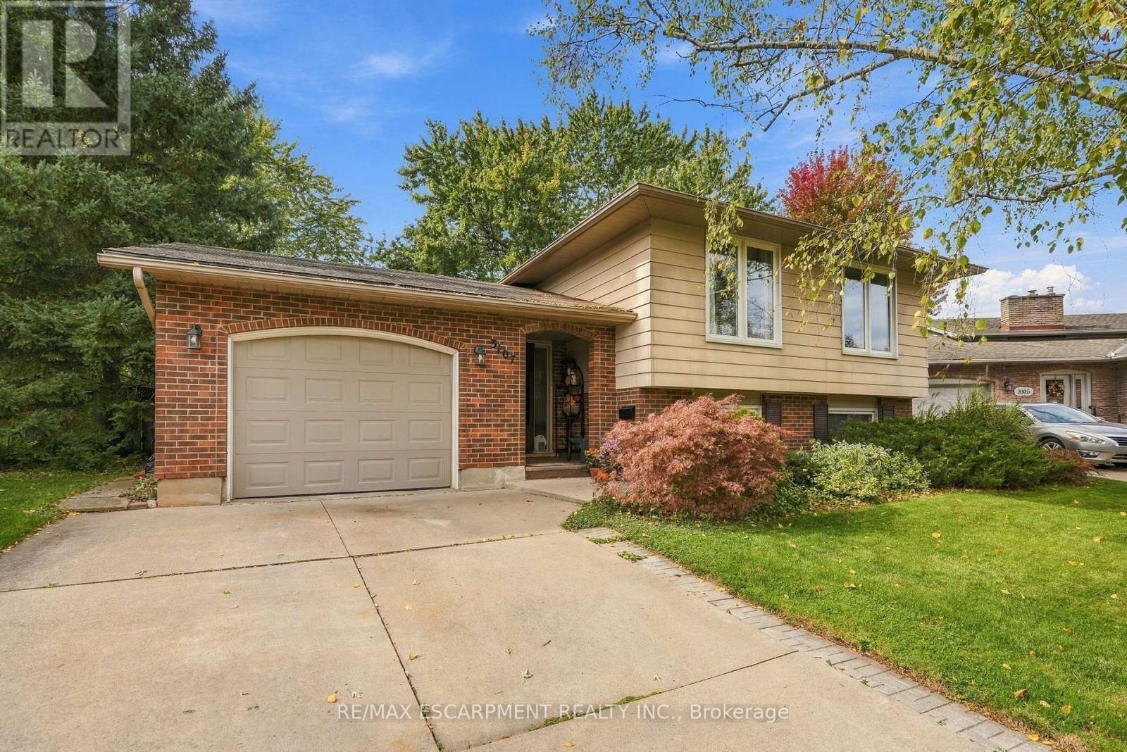 3107 Ussher Street, Niagara Falls, Ontario  L2G 6M3 - Photo 1 - X14095466