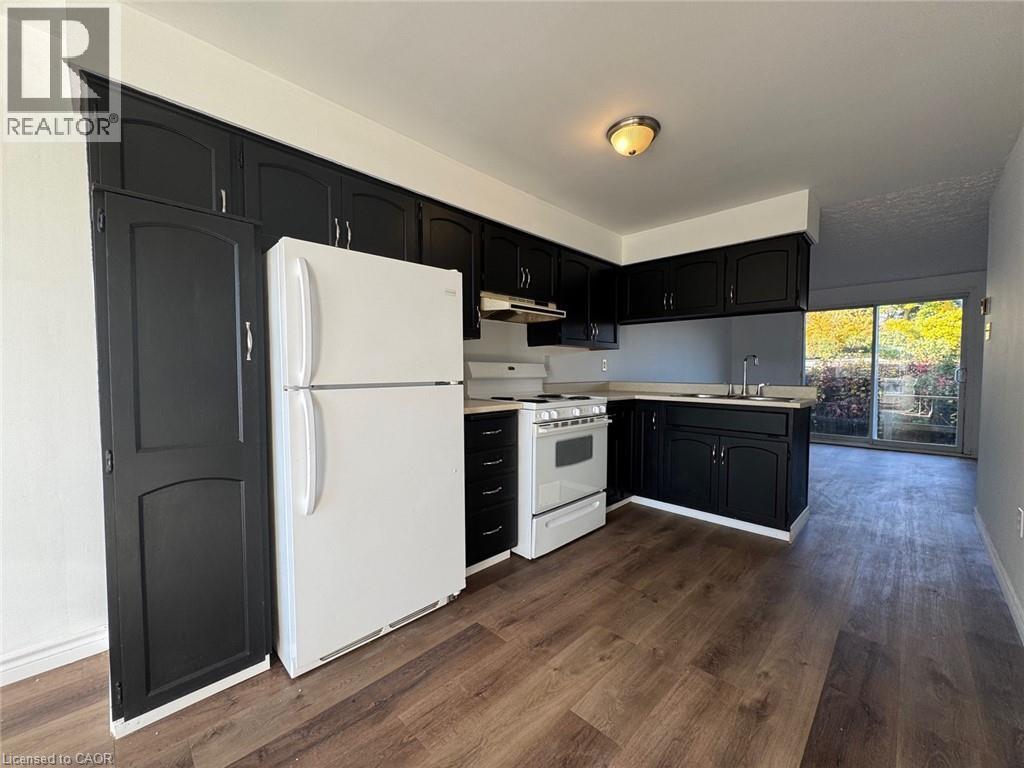 32 Ralgreen Crescent Unit# 4, Kitchener, Ontario  N2M 1T9 - Photo 2 - 40872038
