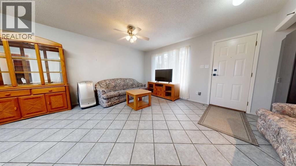 5117 45 Avenue