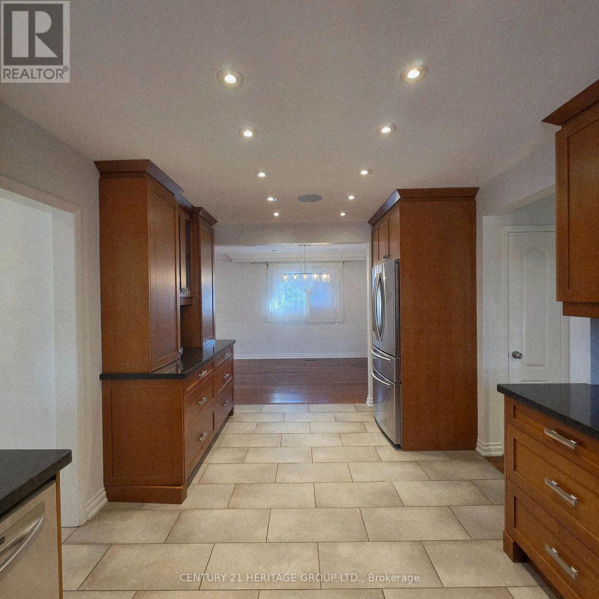 42 Fred Valley Drive, Markham, Ontario  L3R 1S3 - Photo 10 - N14095238