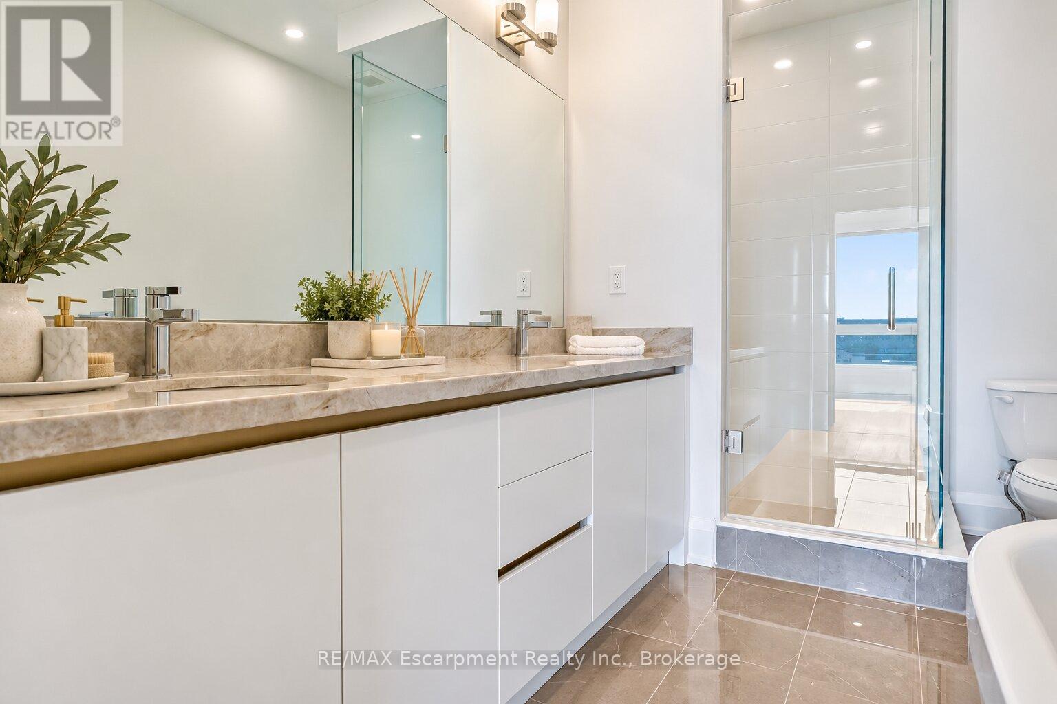 4 - 138 East Street, Oakville, Ontario  L6L 0H9 - Photo 8 - W13869788
