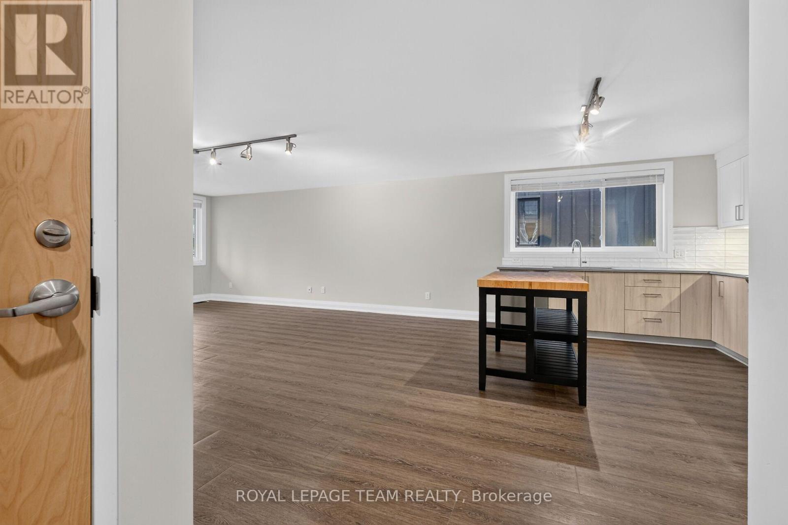 2 - 336 Tweedsmuir Avenue, Ottawa, Ontario  K1Z 5N4 - Photo 9 - X14095484