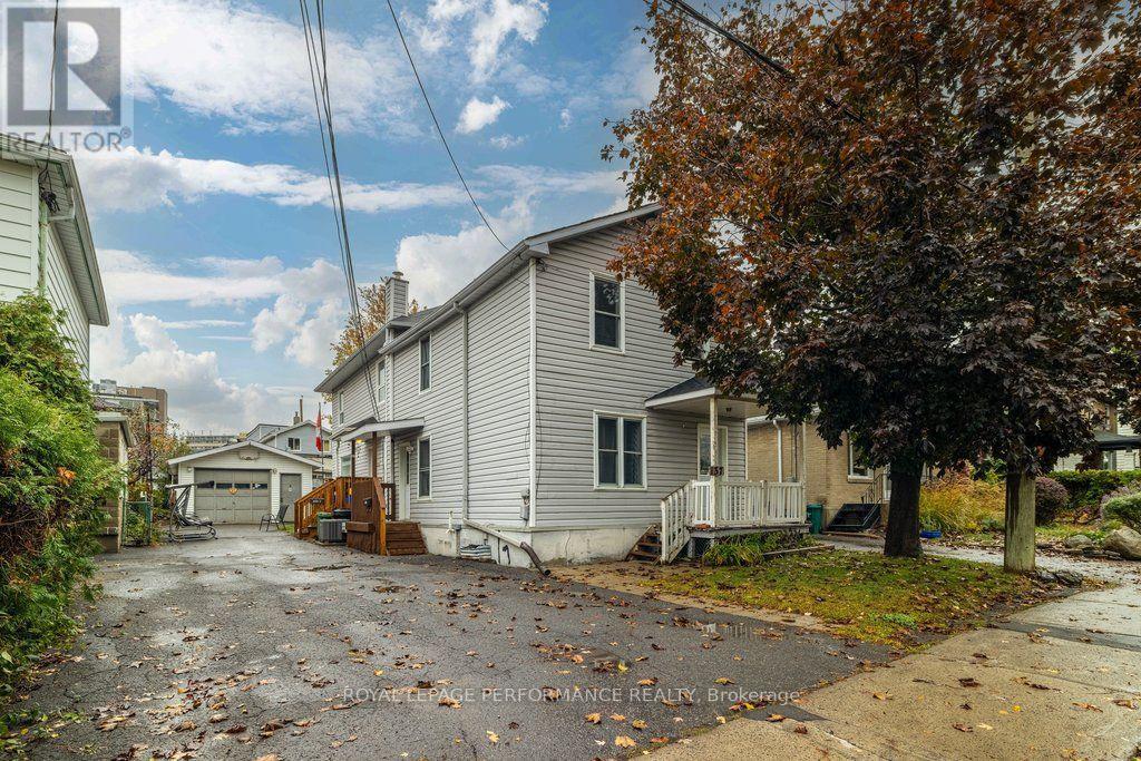 <h3>$550,000</h3><p>137 Genest Street, Ottawa, Ontario</p>
