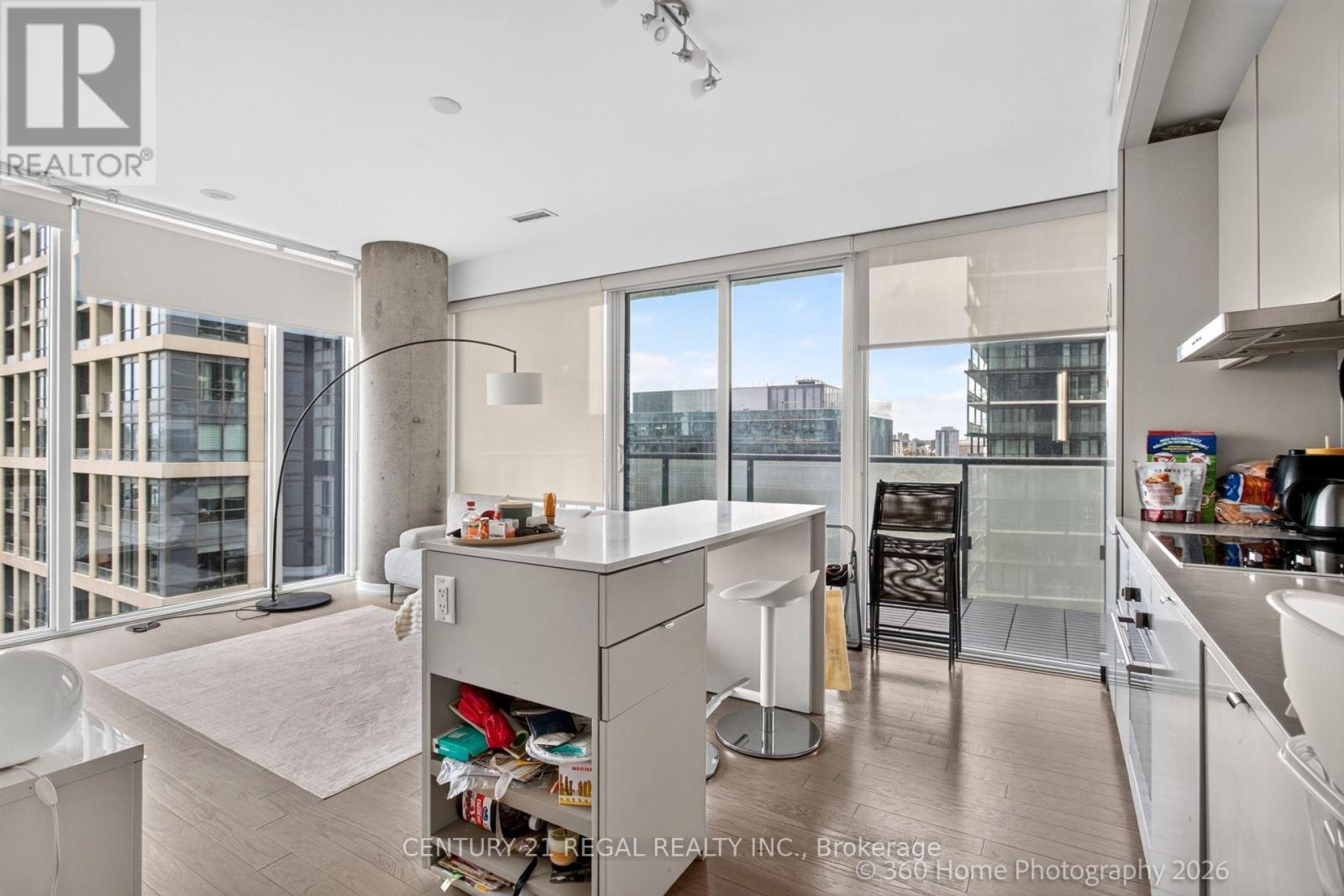 2011 - 101 Peter Street, Toronto, Ontario  M5V 0G6 - Photo 3 - C14095594
