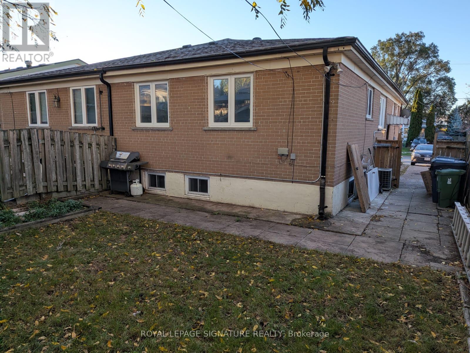 26 Trinnell Boulevard, Toronto, Ontario  M1L 1S5 - Photo 11 - E14095558