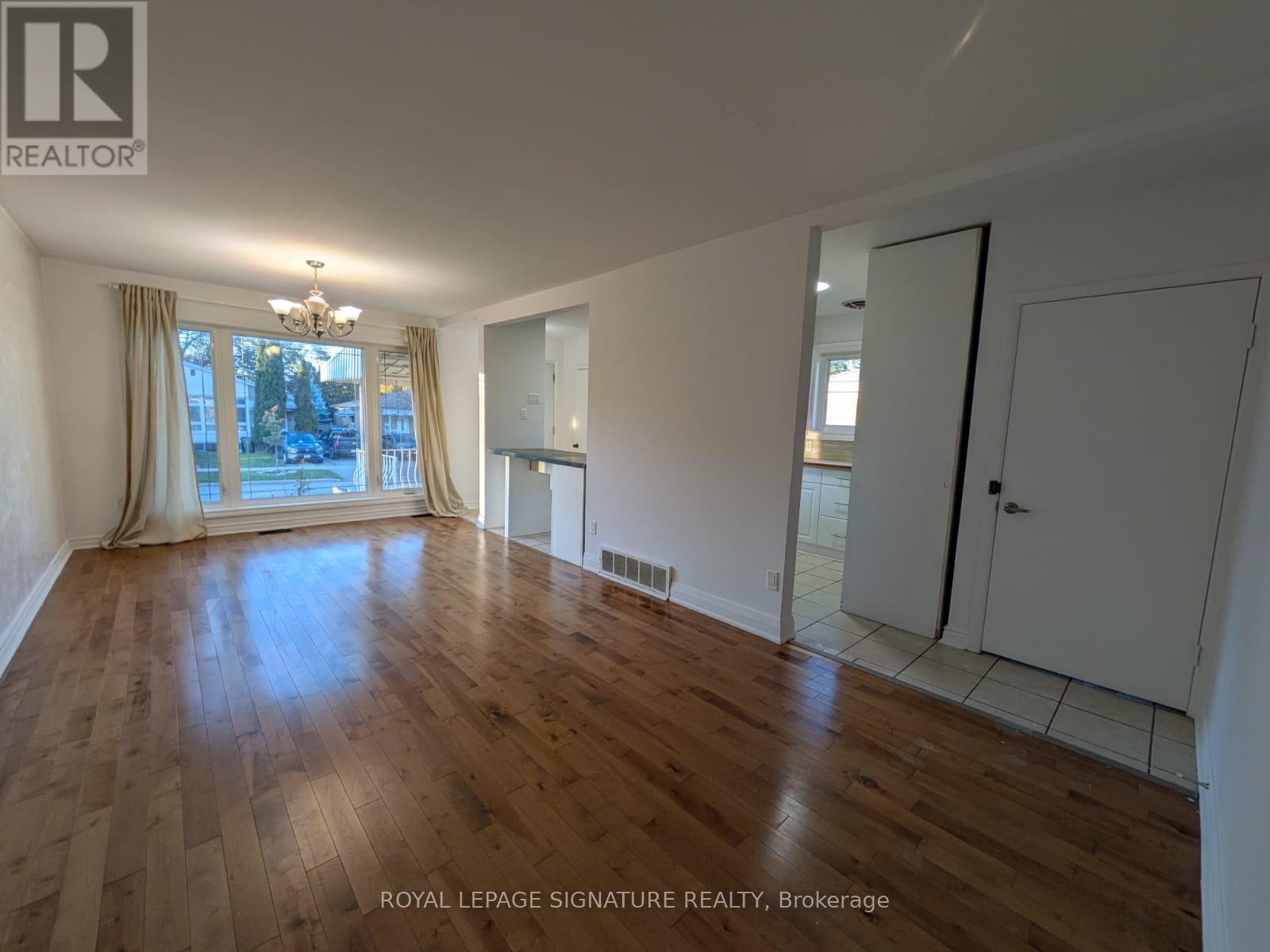 26 Trinnell Boulevard, Toronto, Ontario  M1L 1S5 - Photo 2 - E14095558