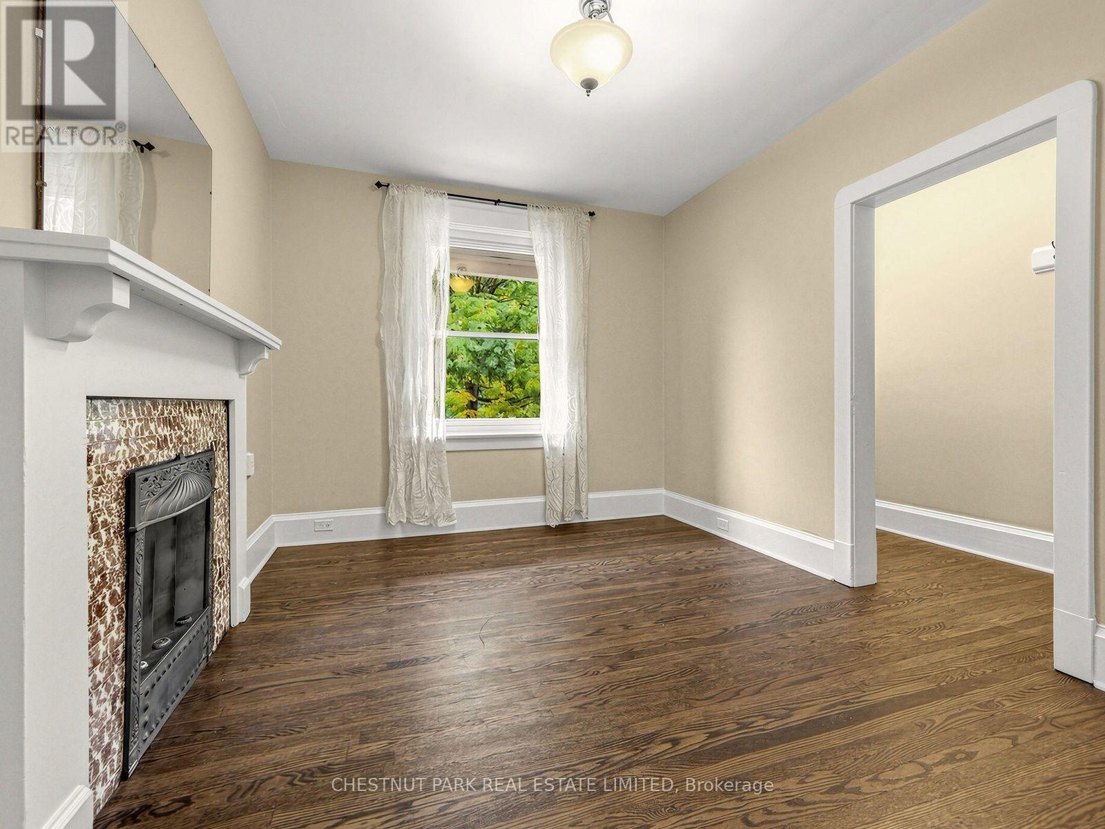 148 Felstead Avenue, Toronto, Ontario  M4J 1G5 - Photo 4 - E14095596