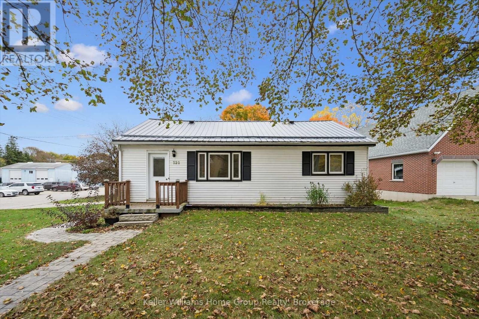 320 Queen Street W, Wellington North (Mount Forest), Ontario  N0G 2L3 - Photo 4 - X14095508