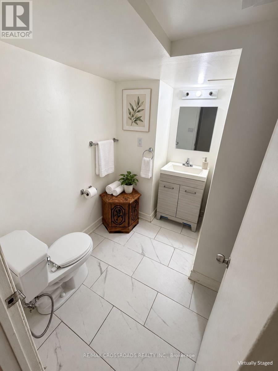 52 Norman Ross Drive, Markham, Ontario  L3S 2Z1 - Photo 6 - N14095598