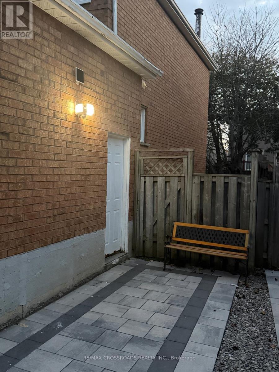 52 Norman Ross Drive, Markham, Ontario  L3S 2Z1 - Photo 7 - N14095598