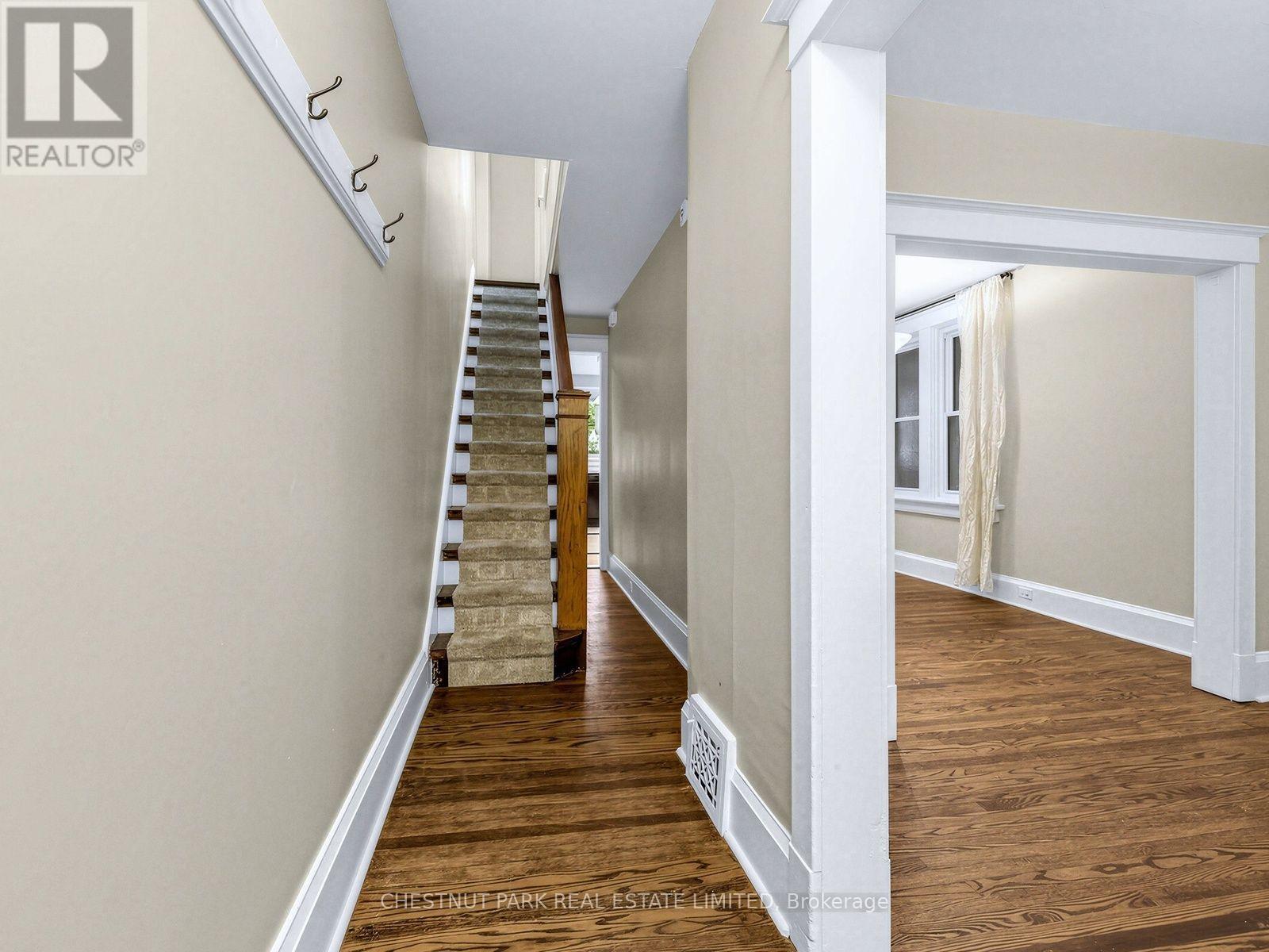 148 Felstead Avenue, Toronto, Ontario  M4J 1G5 - Photo 3 - E14095596
