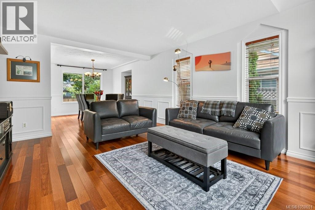 1123 Zeballos Dr